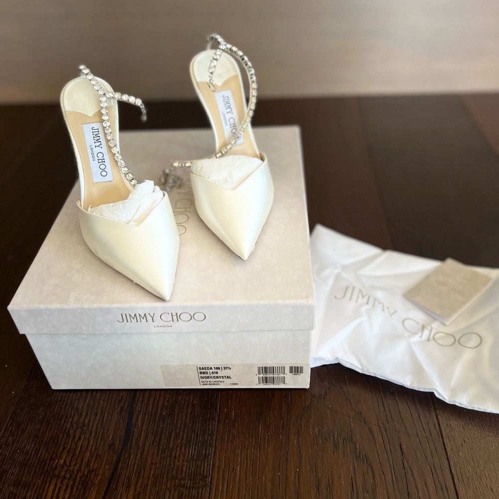 *WORN ONCE FOR PHOTOS* JIMMY CHOO Saeda Ivory Satin Pumps